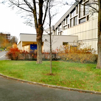 La cour du lycée Gaston Berger